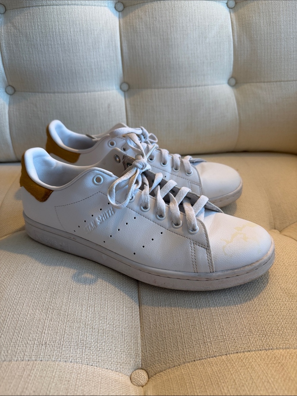 adidas Stan Smith vegan leather sneakers with tan suede heel “Toe Stain”Mens 10